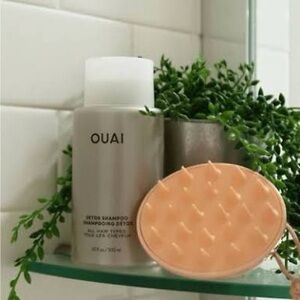 Ouai scalp massager